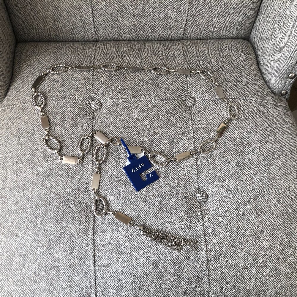 NWT Chain loop belt